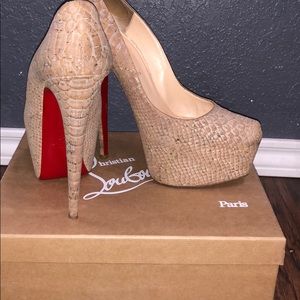 COPY - Christian louboutin 41.5 cork daffodiles